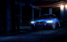 Нежный белый ближний свет на синем BMW 3 series